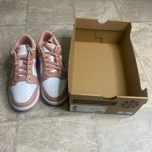 Nike Dunk Low Rose Whisper Womens Shoe Size 8.5 Pink DD1503-118 New W/ Defects